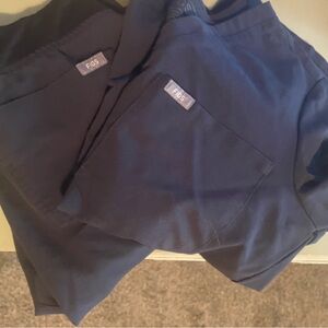 Blue/gray fig scrub set